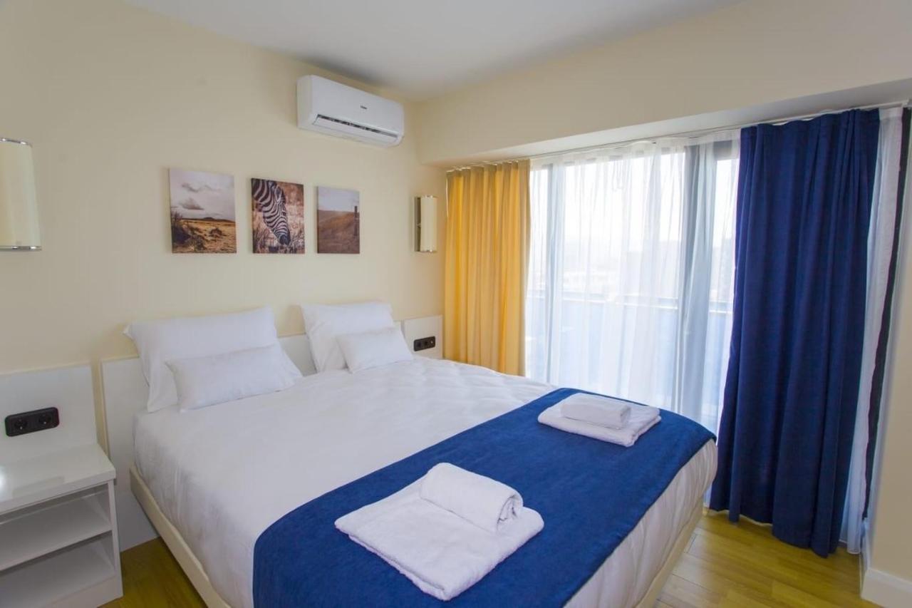 Orbi City Luxury Towers Aparthotel Batumi Bagian luar foto
