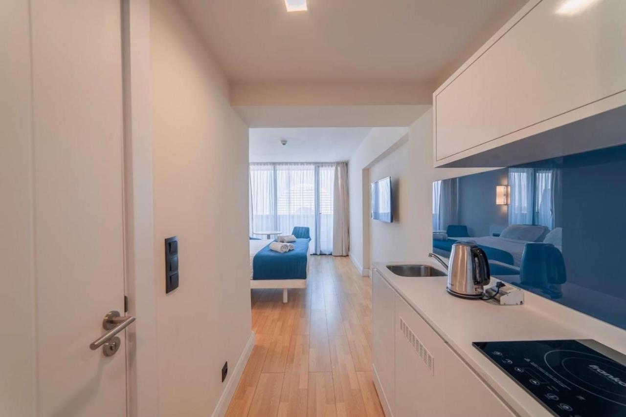 Orbi City Luxury Towers Aparthotel Batumi Bagian luar foto