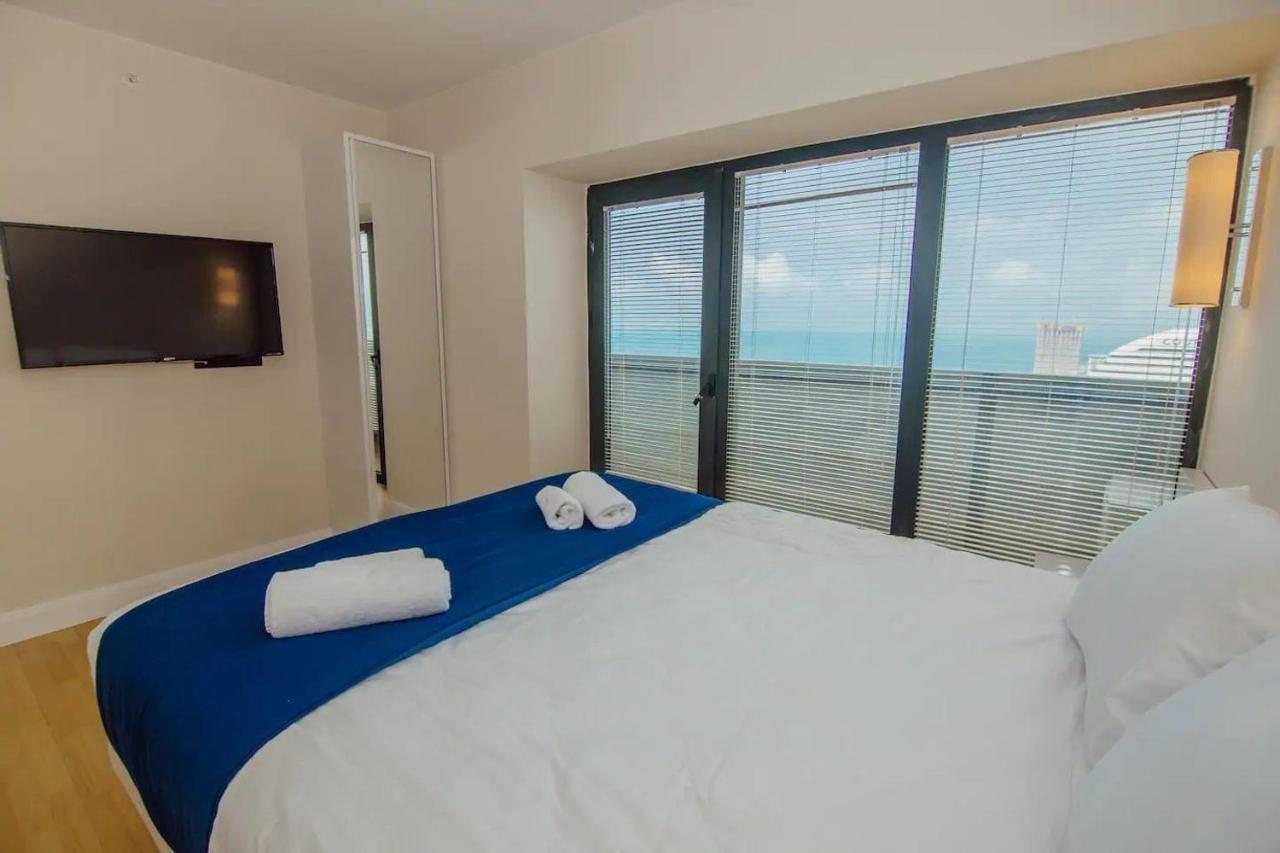 Orbi City Luxury Towers Aparthotel Batumi Bagian luar foto