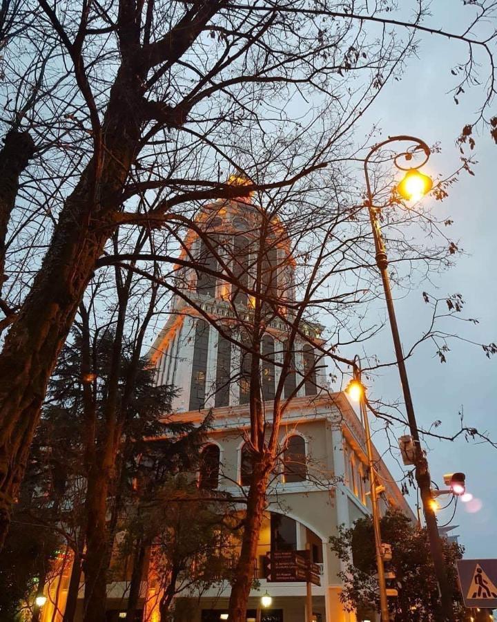 Orbi City Luxury Towers Aparthotel Batumi Bagian luar foto