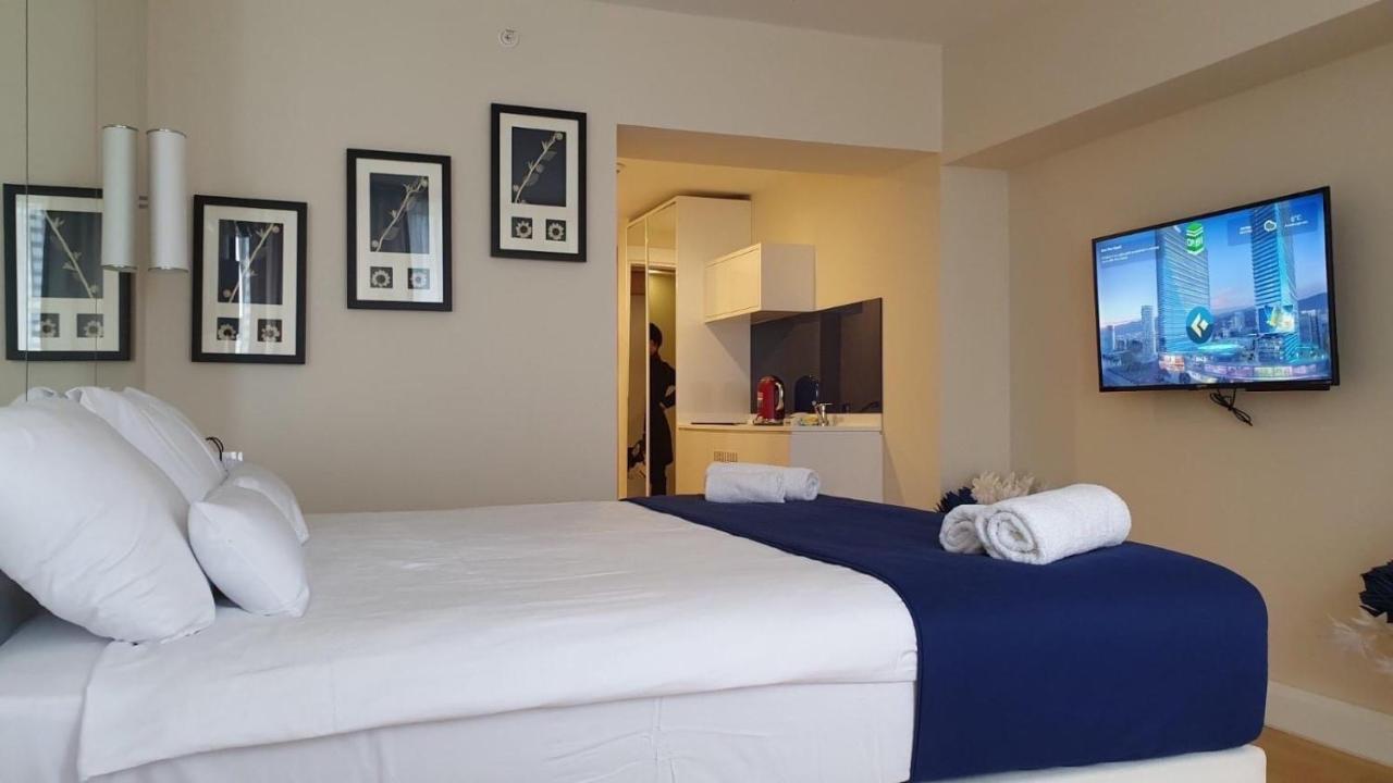 Orbi City Luxury Towers Aparthotel Batumi Bagian luar foto