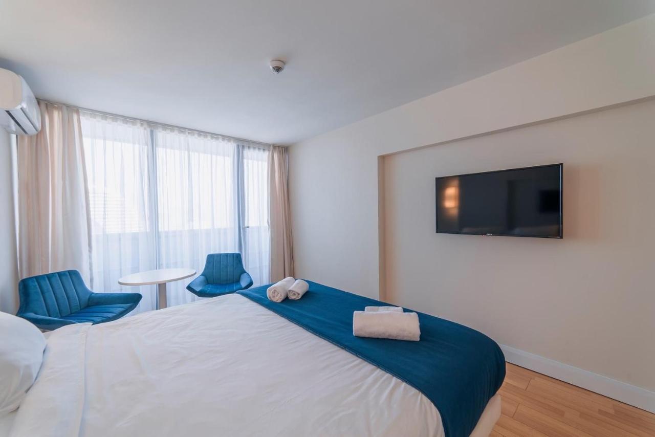 Orbi City Luxury Towers Aparthotel Batumi Bagian luar foto