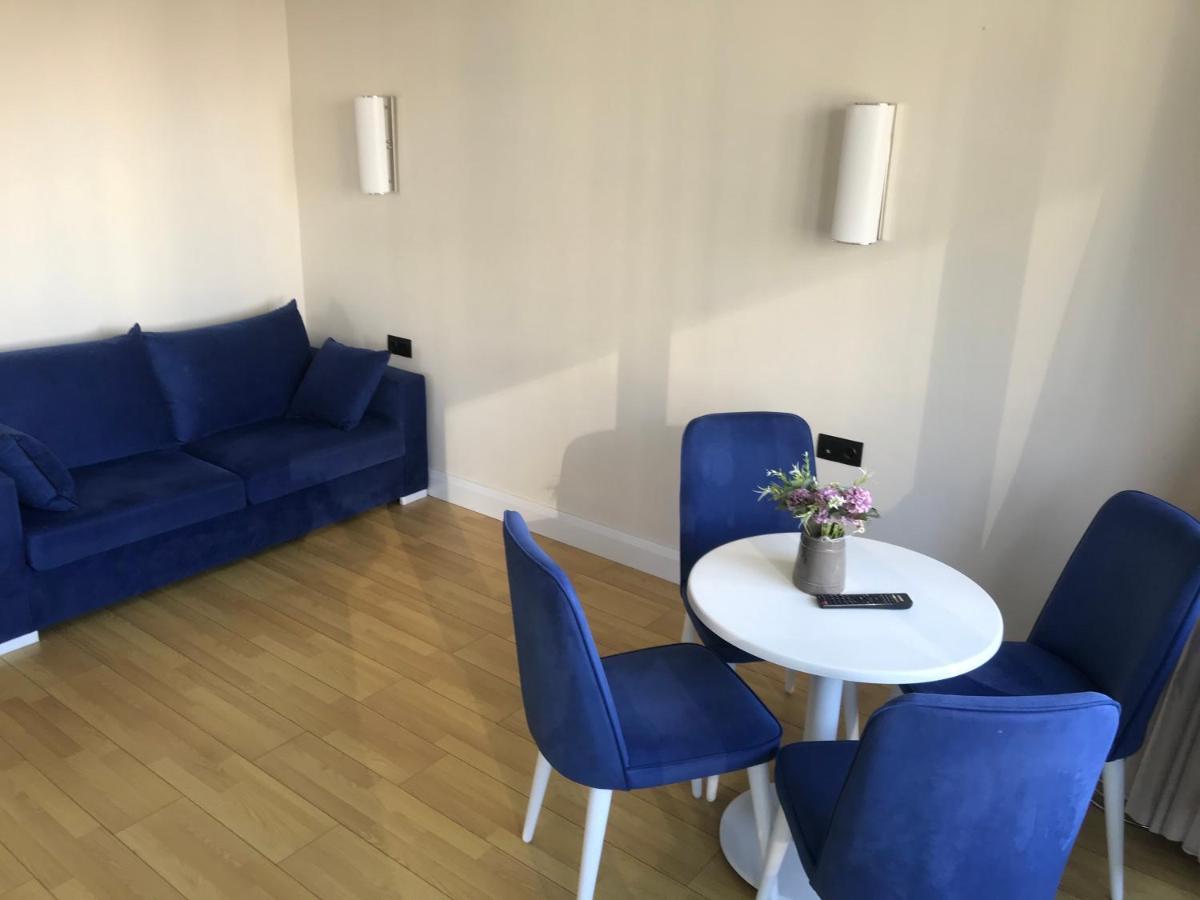 Orbi City Luxury Towers Aparthotel Batumi Bagian luar foto