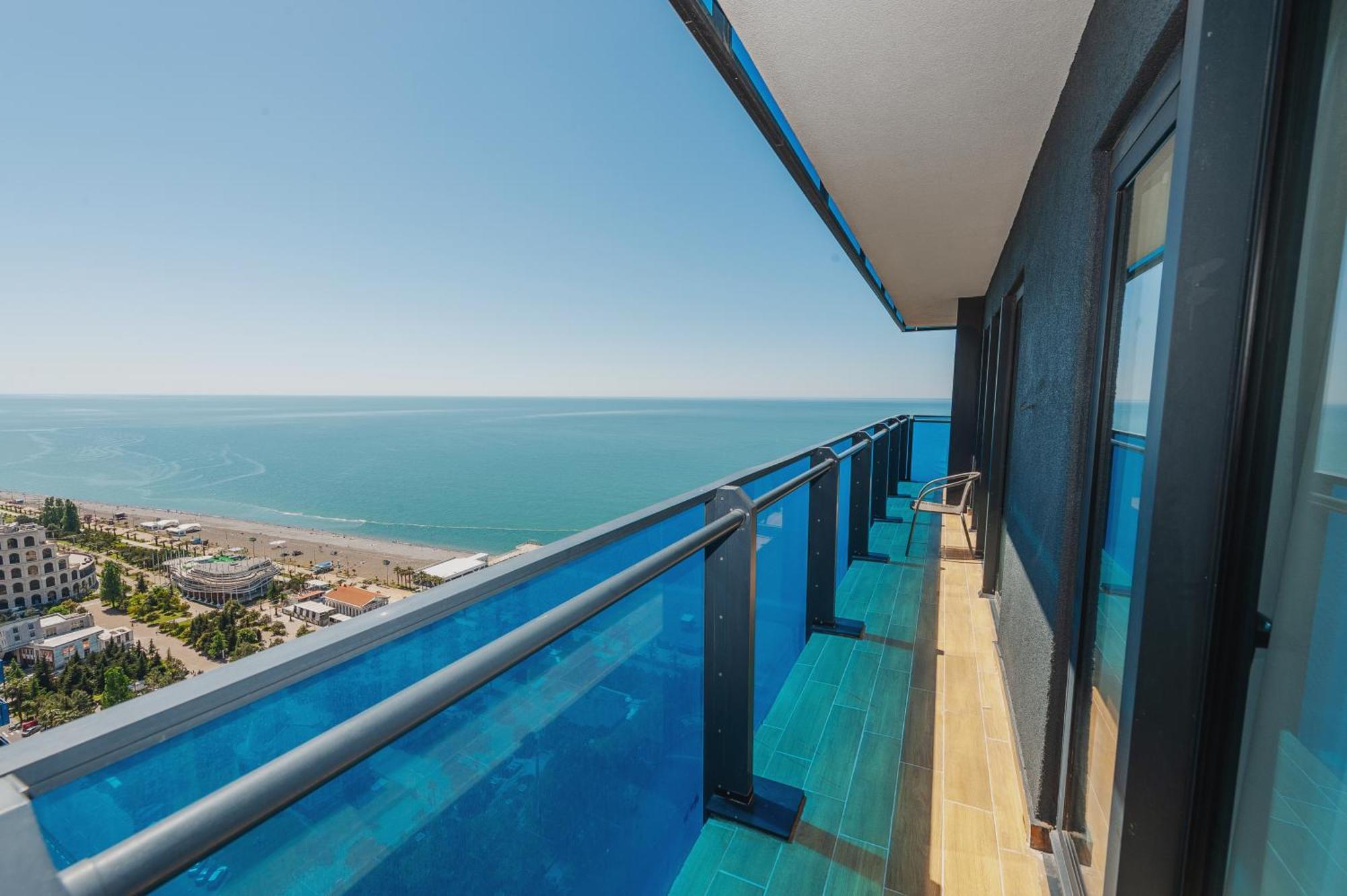 Orbi City Luxury Towers Aparthotel Batumi Bagian luar foto