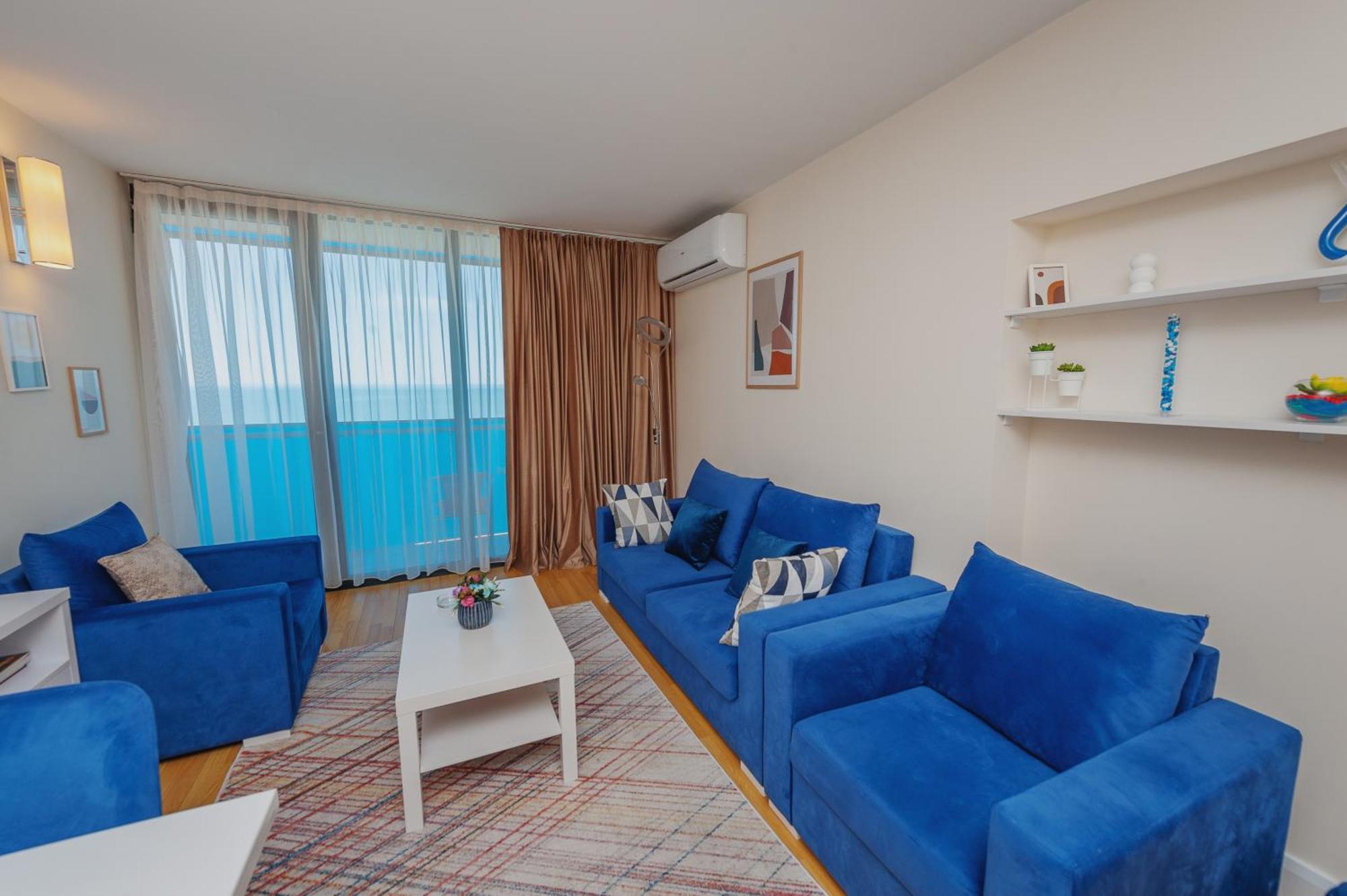 Orbi City Luxury Towers Aparthotel Batumi Bagian luar foto