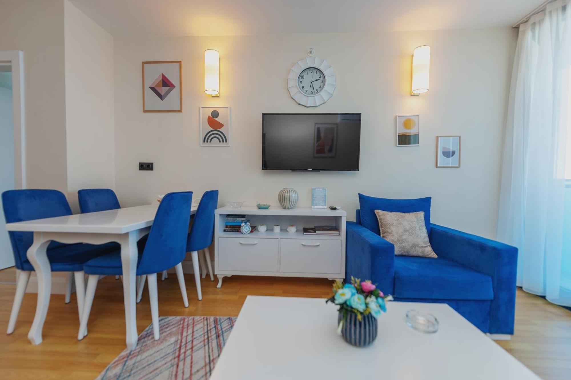 Orbi City Luxury Towers Aparthotel Batumi Bagian luar foto