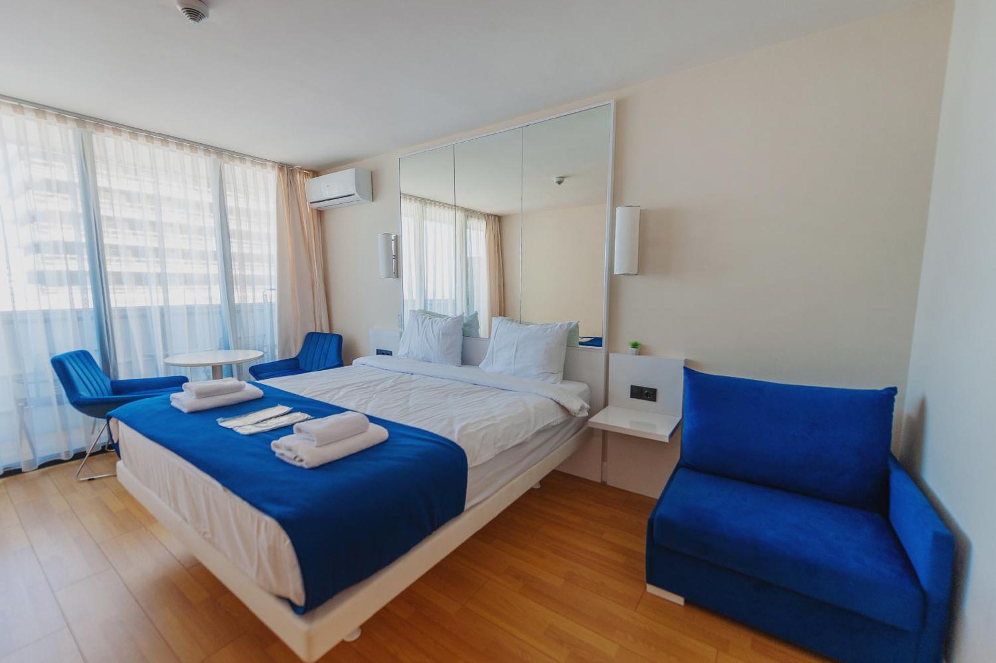 Orbi City Luxury Towers Aparthotel Batumi Bagian luar foto
