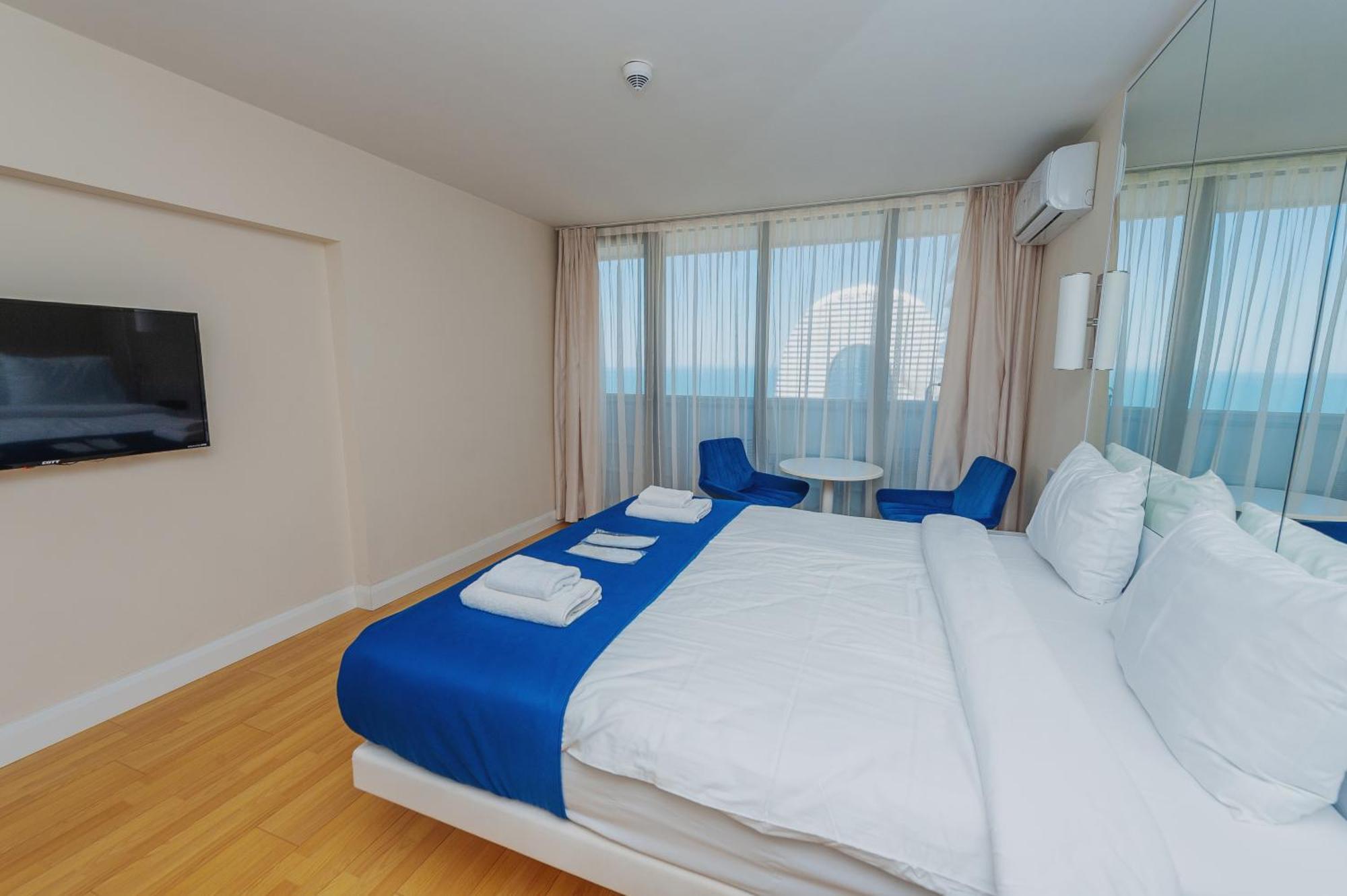 Orbi City Luxury Towers Aparthotel Batumi Bagian luar foto